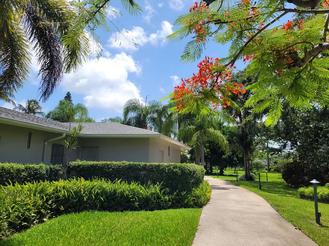 $215,000 | 2340 Southwest 22nd Avenue, Unit 305 | Delray Beach