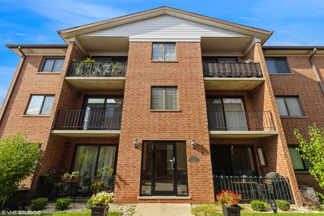 $239,900 | 8430 West Catalpa Avenue, Unit 602 | O'Hare