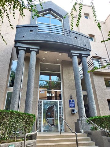 $565,000 | 640 West 4th Street, Unit 403 | Downtown Long Beach