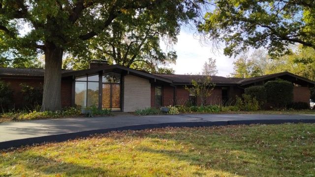 $3,650 | 10621 Country View Drive | Creve Coeur