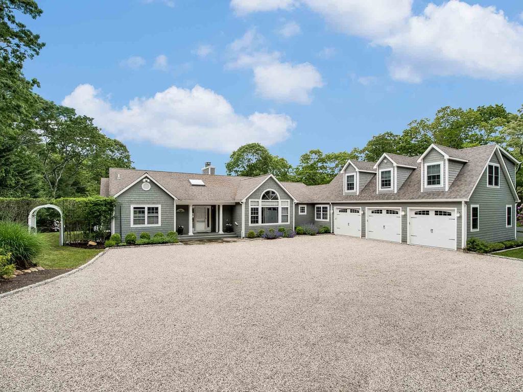 front view of house with a yard