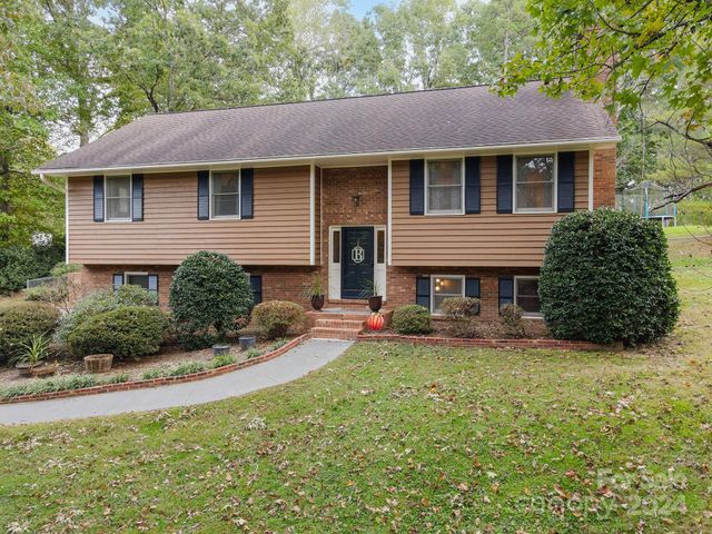 $369,900 | 8130 Elkmont Drive | Clemmons