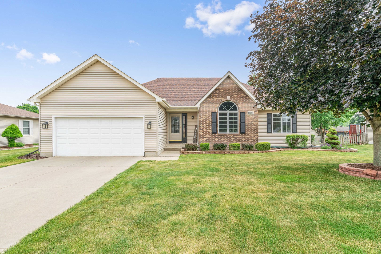 1104 Kramer Lane, Sandwich, IL 60548 | Compass