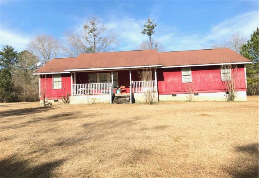 a front view of house with yard