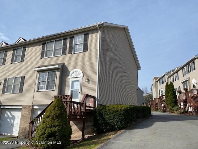 $249,900 | 8 Briarwood Way | South Abington Township - Lackawanna County