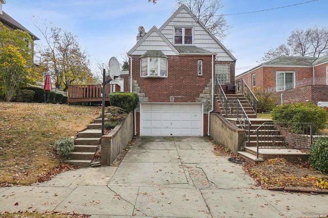 $1,549,000 | 184-32 Cambridge Road | Jamaica Estates