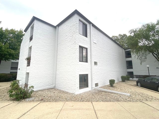 $1,550 | 358 West Miner Street, Unit 1A | Arlington Heights