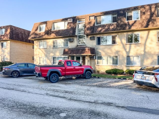 $155,000 | 8806 Briar Court, Unit 2C | Maine Township - Cook County