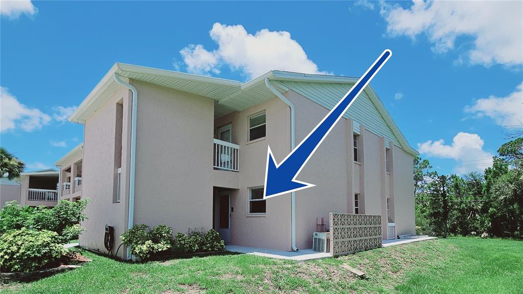 a view of an house with entryway and stairs