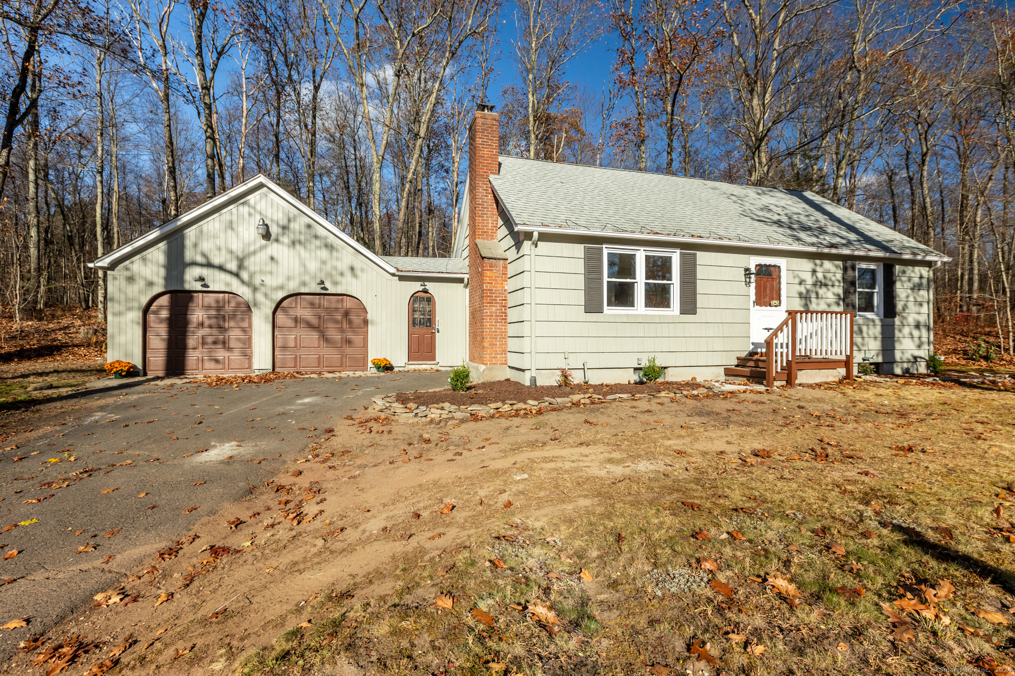 a view of house with a outdoor space