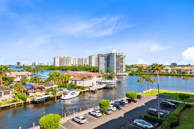 $399,999 | 899 Jeffery Street, Unit 604 | Northeast Boca Raton