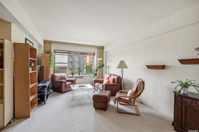 $339,000 | 63-33 98th Place, Unit 5E | Rego Park