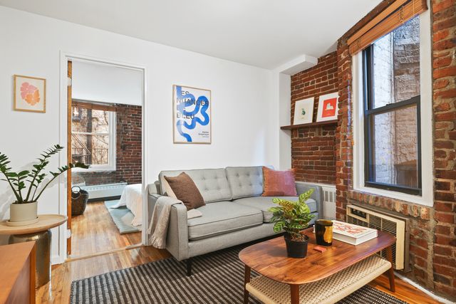 $700,000 | 15 Jones Street, Unit 4D | West Village