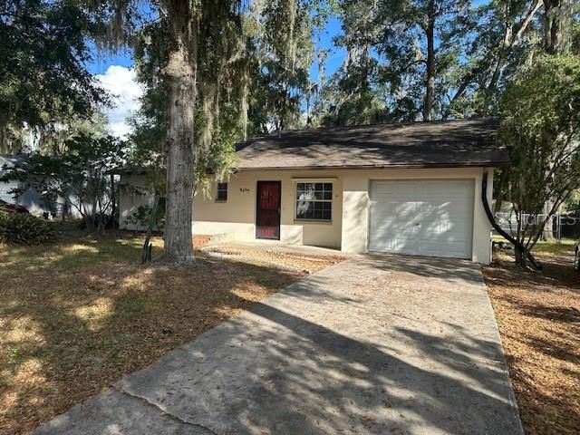 $1,300 | 2307 Northeast 10th Court | East Ocala