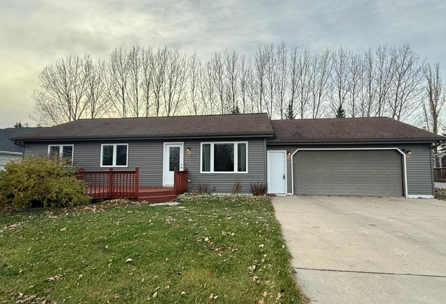 $214,900 | 1503 Meadowlark Court | Thief River Falls