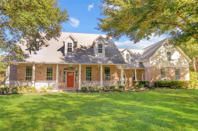 $1,100,000 | 5722 Village Green Dr. | Katy