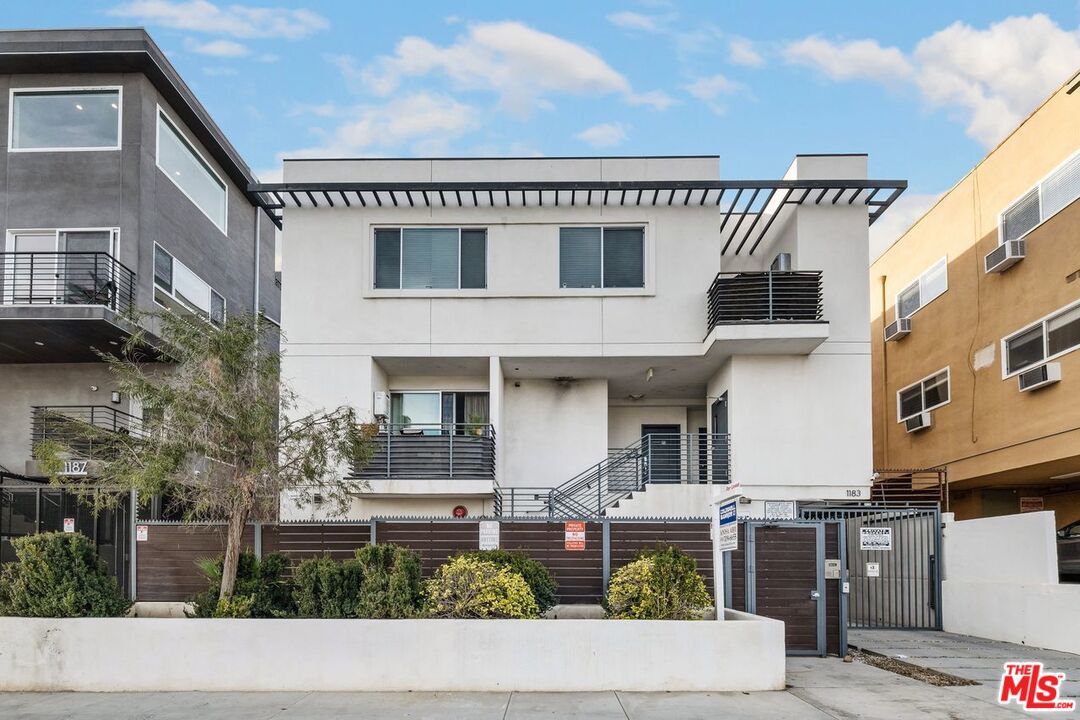 a house view with a outdoor space