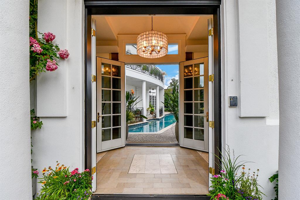 a view of entrance door of the house