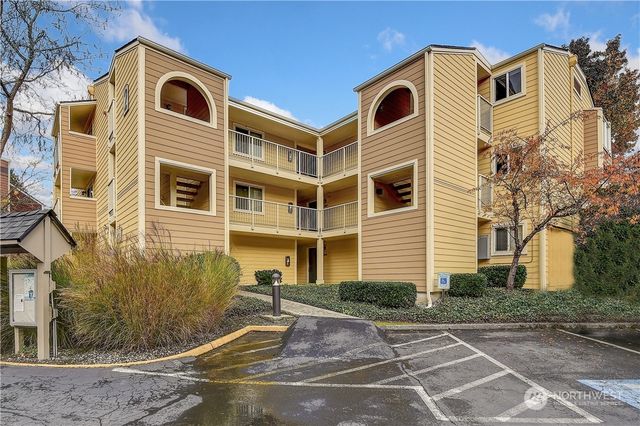 $2,350 | 7368 West Lake Sammamish Parkway Northeast, Unit 2105 | Downtown Redmond