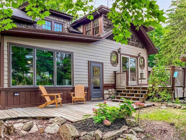 $425,000 | 83 Buckberg Road | Tomkins Cove