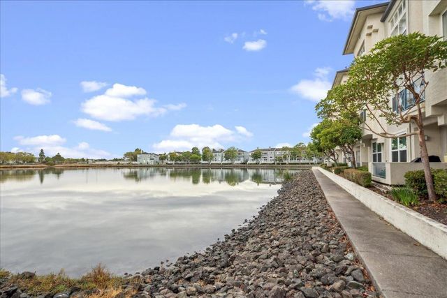 $980,000 | 700 Baltic Circle, Unit 728 | Redwood Shores