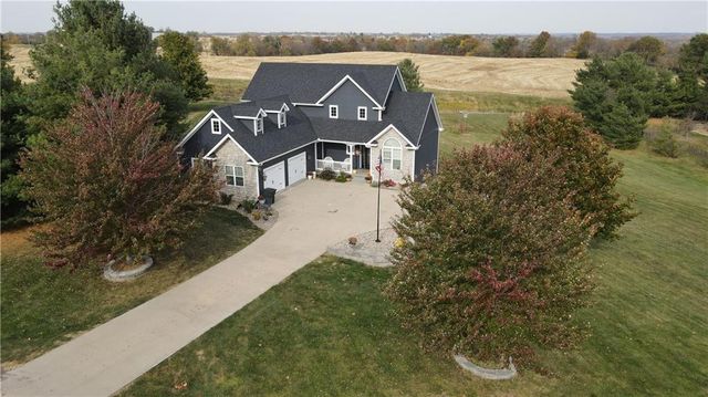 $642,000 | 6 Tara Drive | Washington Township - Buchanan County