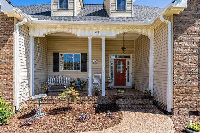 $724,900 | 324 Whiteplains Place | Greater Lexington