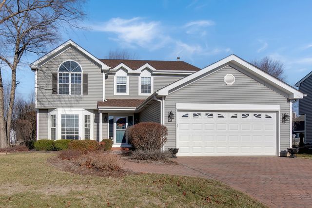 $565,000 | 542 Braemar Lane | West Side Lake Zurich