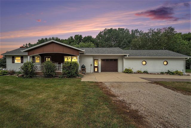 $649,900 | 1101 110th Avenue | Luverne Township - Rock County