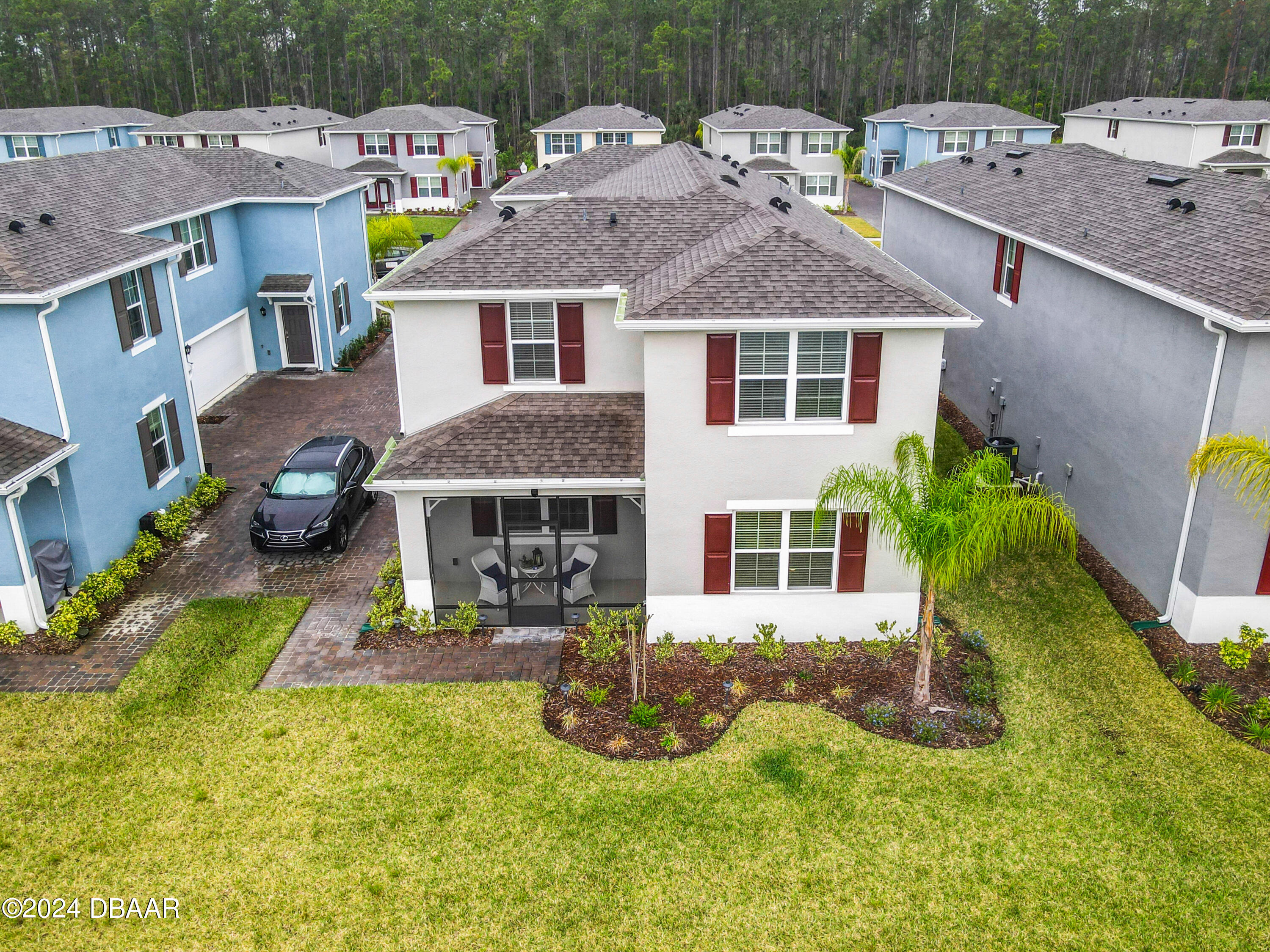 a front view of house with yard