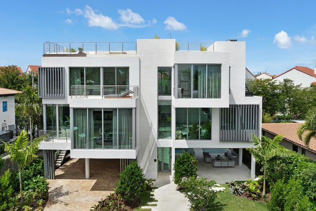 $5,750,000 | 3560 Crystal View Court | Northeast Coconut Grove