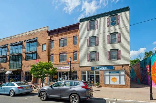 $2,595 | 28 West Main Street, Unit 2A | Somerville