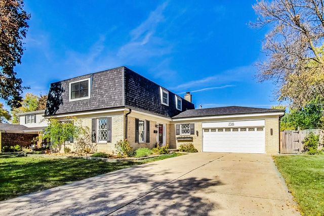 $569,000 | 736 West Kingsbury Drive | Arlington Heights