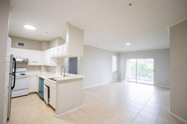 $2,500 | 11693 West Atlantic Boulevard, Unit 832 | Coral Springs