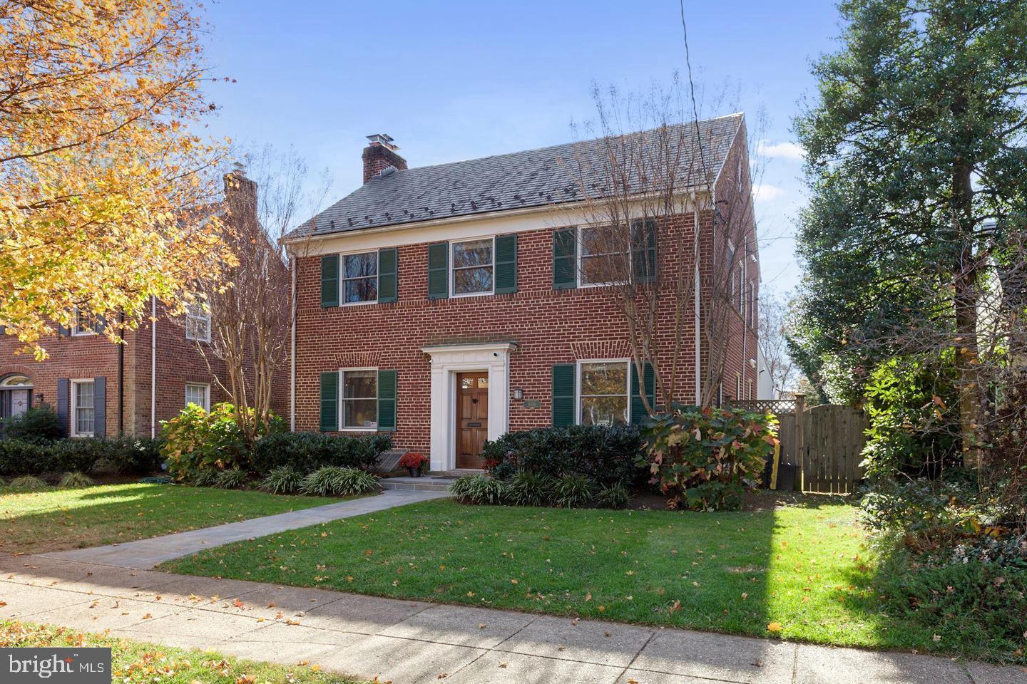 a front view of house with yard