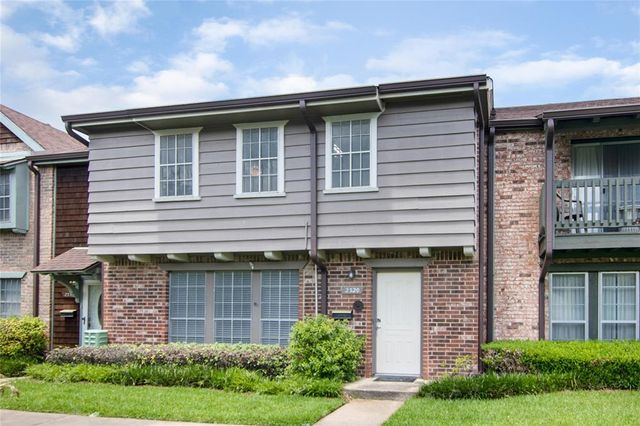 $1,950 | 2320 Shadowdale Drive, Unit 296 | Spring Shadows