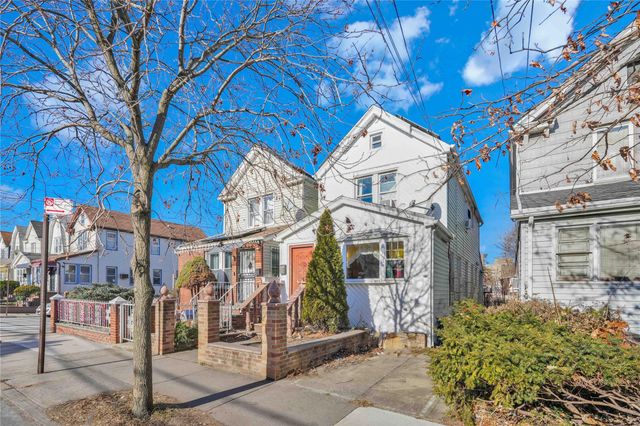 $699,999 | 159-03 84th Road | Jamaica Hills