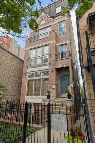 $1,095,000 | 1035 North Hermitage Avenue, Unit 3PH | East Village