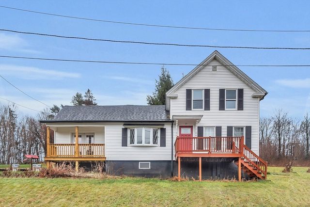 $379,900 | 21 Warren Street | North Brookfield Center