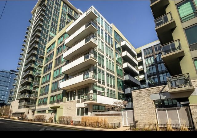 $349,999 | 660 West Wayman Street, Unit 403B | West Loop