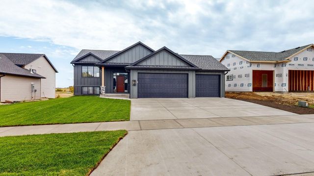 $560,000 | 1845 Brandt Drive Northeast | Byron