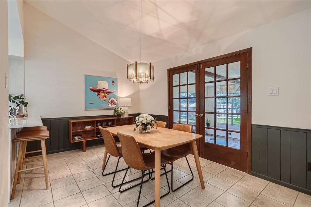 Dinning room, opens to the sunroom