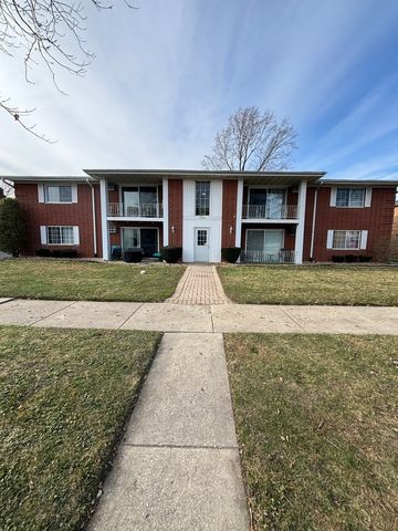 $1,500 | 12818 Carriage Lane, Unit 2NW | Crestwood