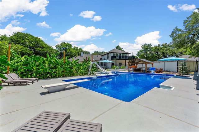 $1,025,000 | 3605 Murphy Drive | Bedford