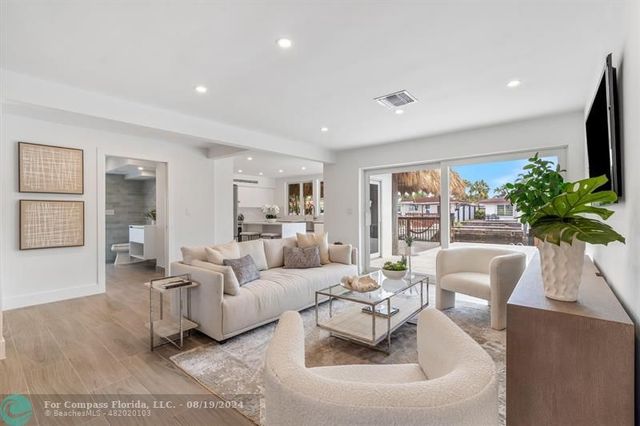 $1,599,990 | 201 Southeast 12th Street | Garden Isles