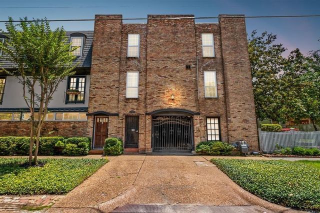 $234,227 | 1909 Brun Street, Unit 14 | River Oaks Shopping Center