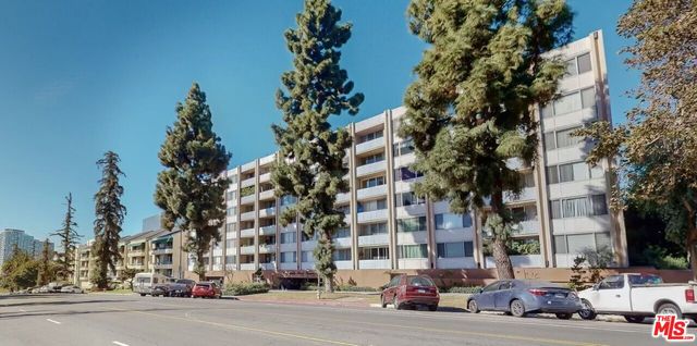 $2,200 | 421 South Lafayette Park Place, Unit 217 | Westlake