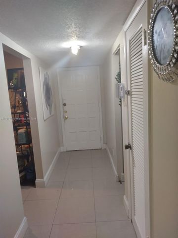 $160,000 | 3330 Spanish Moss Terrace, Unit 109 | Inverrary