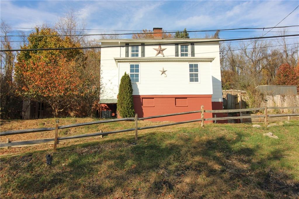 a view of a house