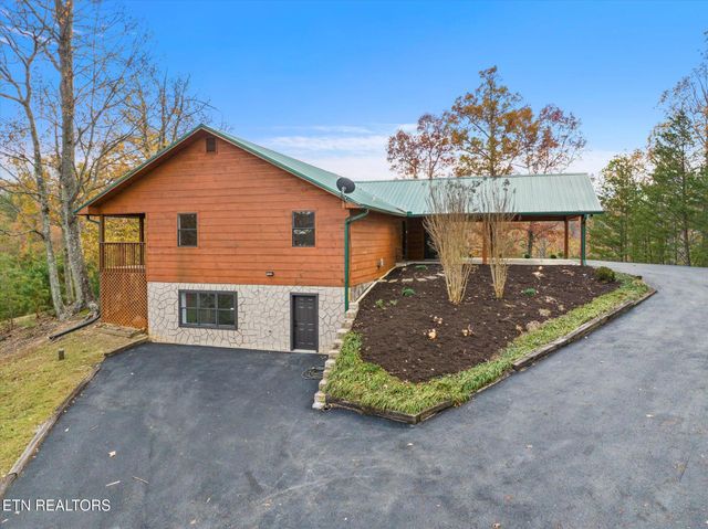 $720,000 | 3760 Ivy Way